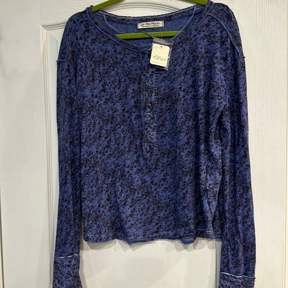 Women’s Long Sleeve Shirt. Size Small. Free People.